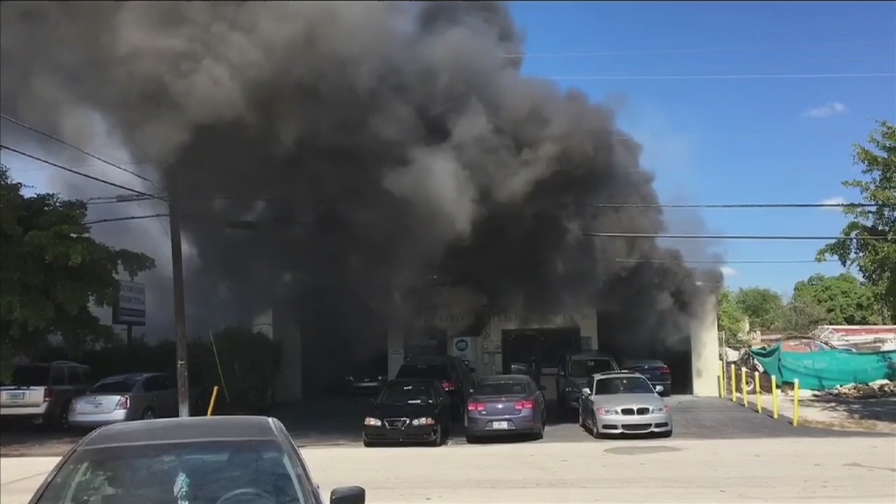 Collision Repair Center >> Oakland Park auto repair shop catches fire Collision Repair Center >> Oakland Park auto repair shop catches fire